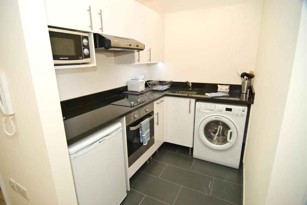 Finsbury Serviced Apartments Londra Oda fotoğraf