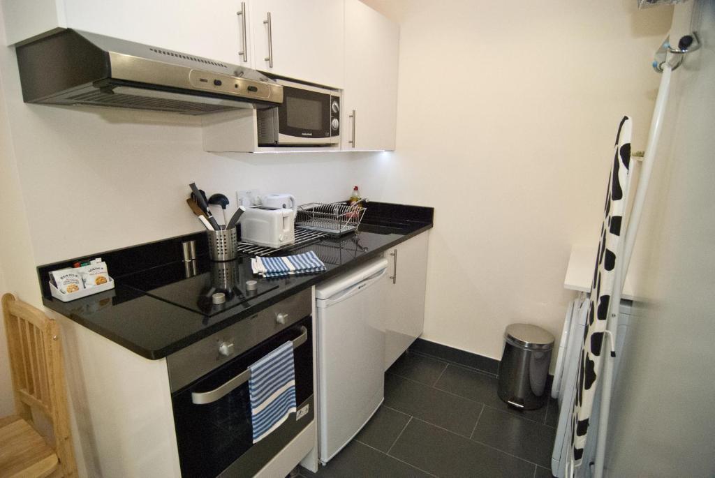 Finsbury Serviced Apartments Londra Oda fotoğraf